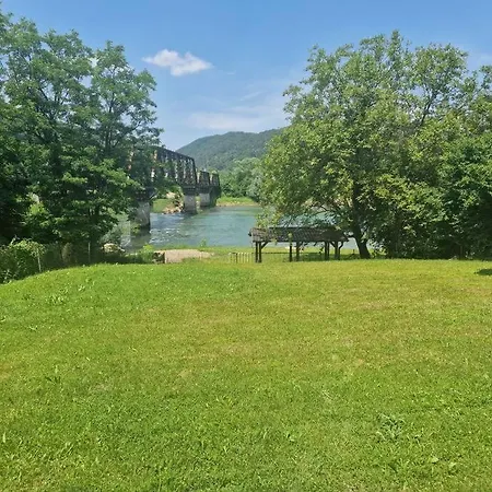 Vikendica Una 펜션 Kostajnica